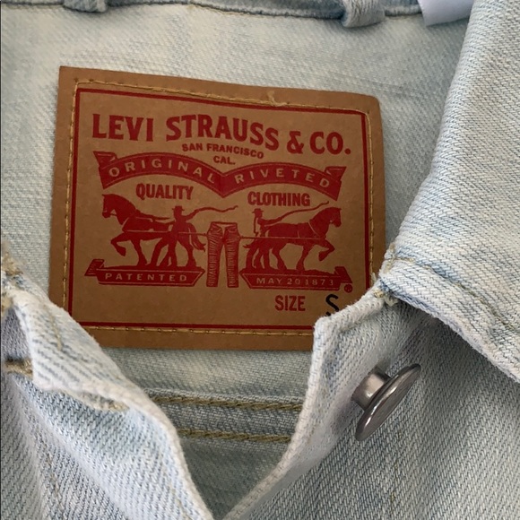 Levis vest - BRAND NEW - Picture 3 of 3